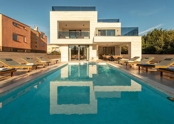 Luxury With A Swimming Pool Zaton, Zadar - 25050